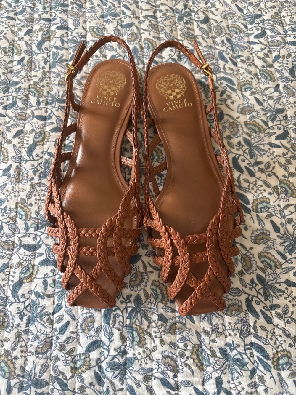 NEW Vince Camuto Stiorra sandals Size 11